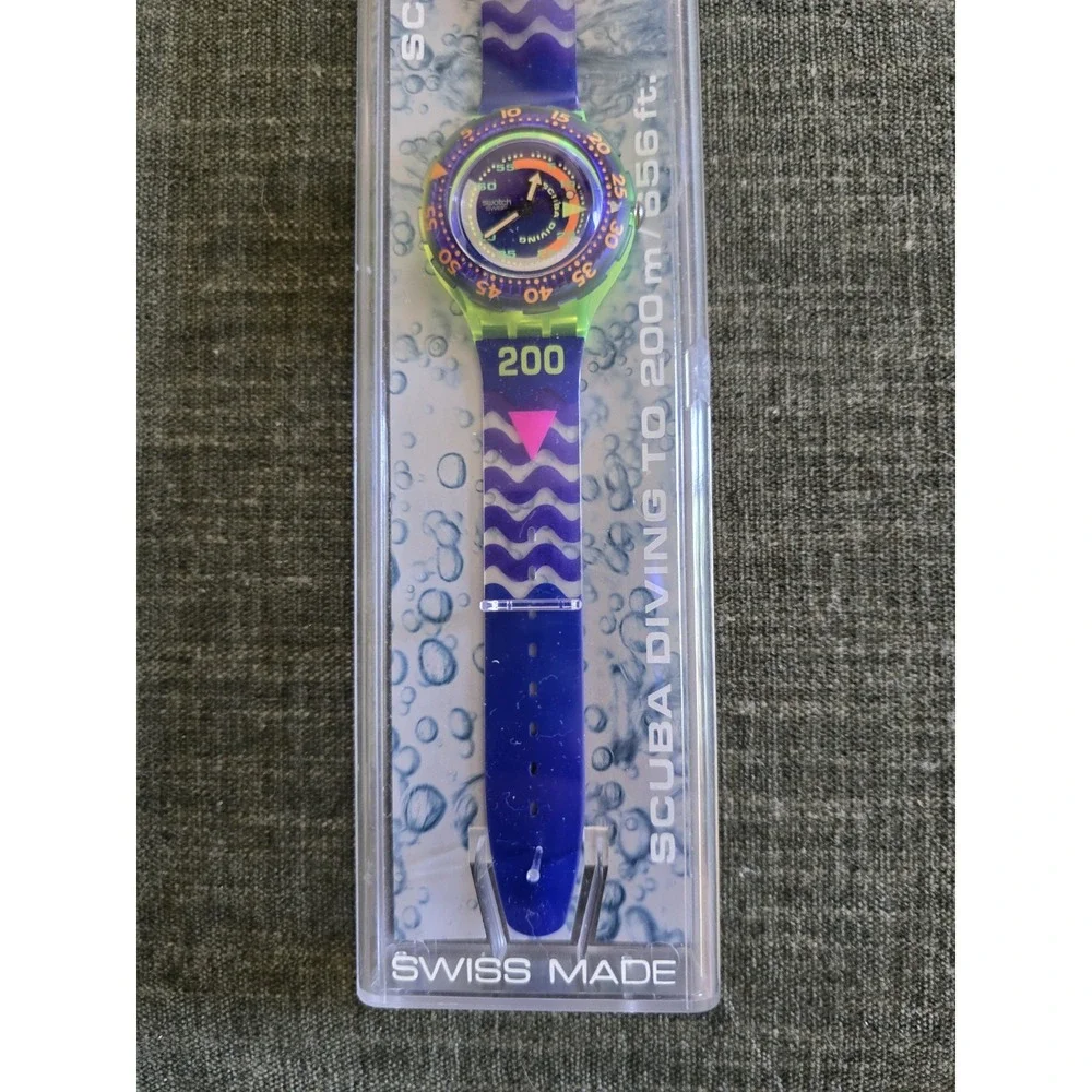 Swatch Coming Tide Scuba 200 Watch New Deadstock Collectible Vintage Swiss Watch